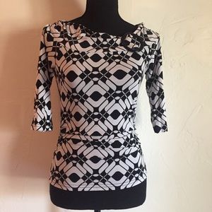🍒 5/$20 Black & White 3/4 Sleeve Stretchy Blouse Top